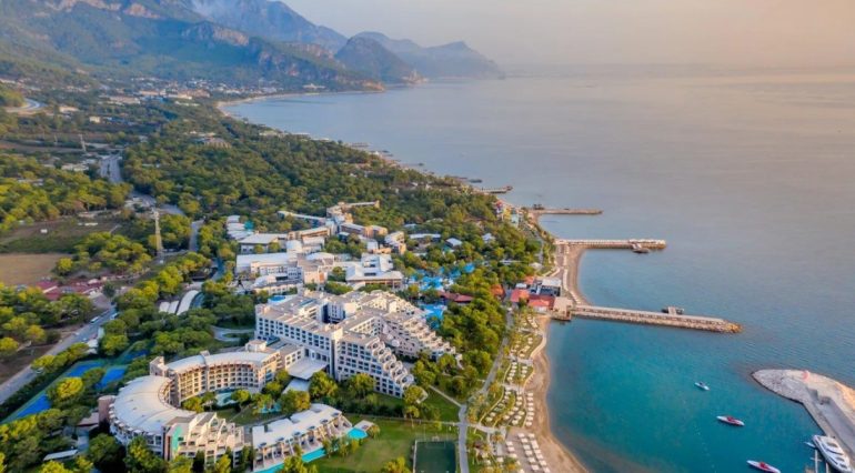 The Art Behind Curating Premium Travel From Professional Tour Operator